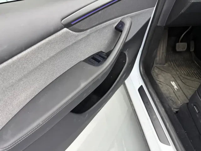 Tesla Model Y — Фото автомобиля 5