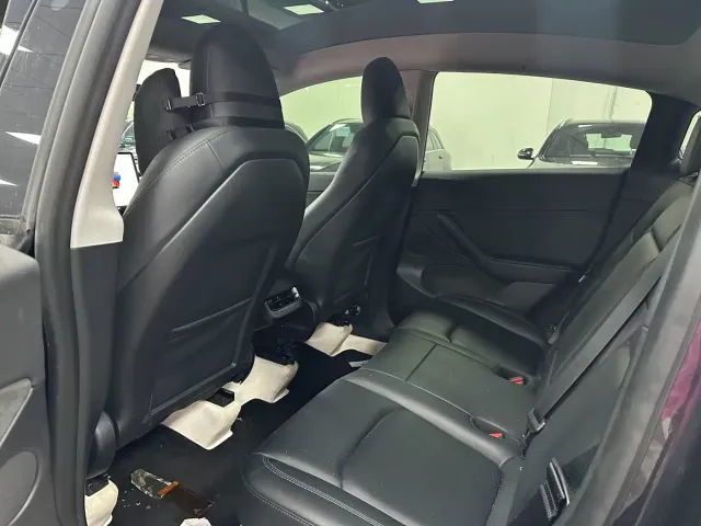 Tesla Model Y — Фото автомобиля 5