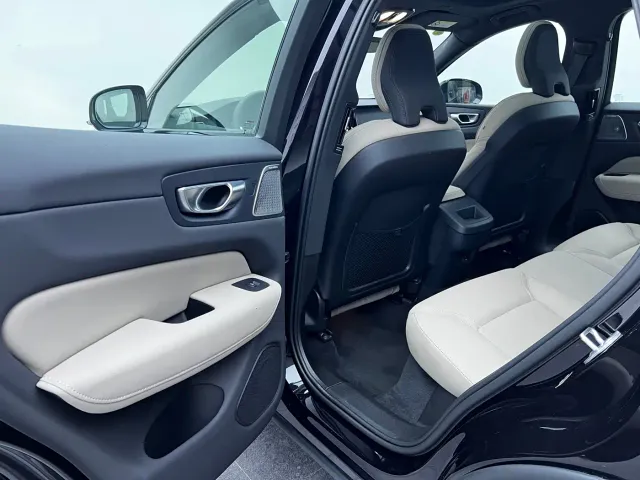 Volvo XC60 — Фото автомобиля 20