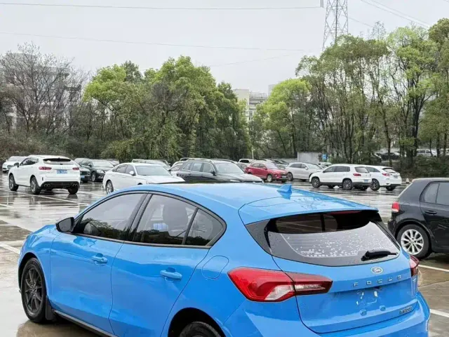 Ford Focus — Фото автомобиля 22