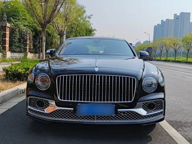 Bentley Flying Spur — Фото автомобиля 21