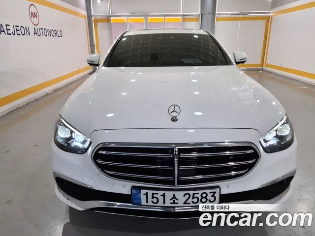 Фотография автомобиля — Mercedes-Benz E-Class W213
