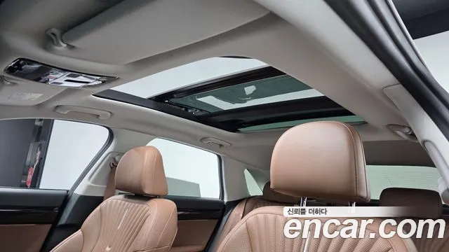 Hyundai Grandeur Grandeur (GN7) 2.5 Бензин 2WD — Фото автомобиля 28