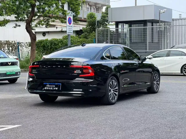 Volvo S90 — Фото автомобиля 9