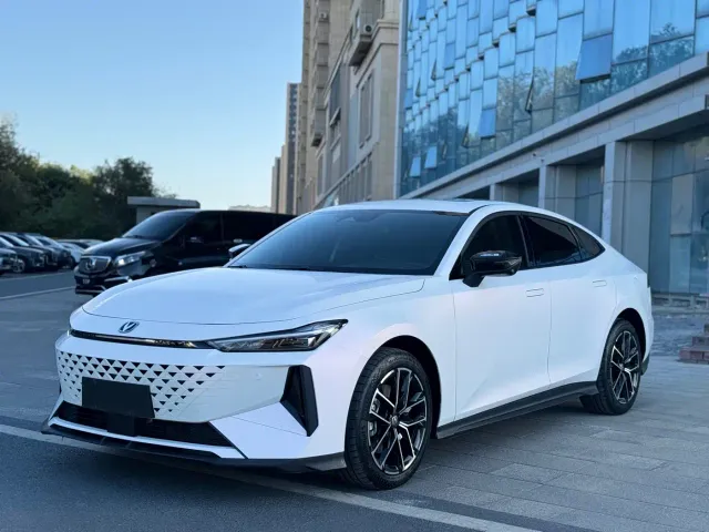 Фотография автомобиля — Changan UNI-V