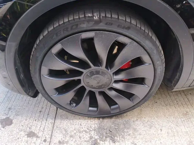 Tesla Model Y — Фото автомобиля 22