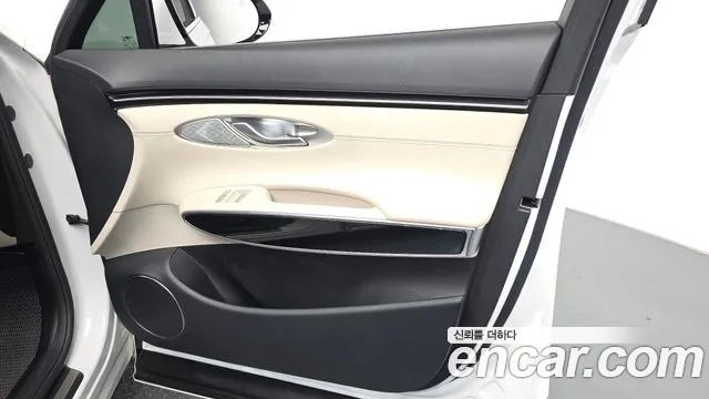 Genesis GV70 — Фото автомобиля 13