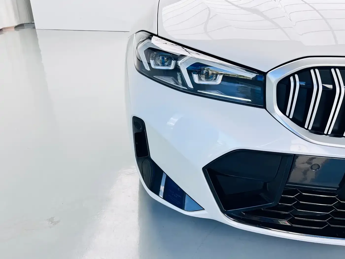 BMW BMW 3 Series 2023 320Li M Sport Package — Фото автомобиля 6