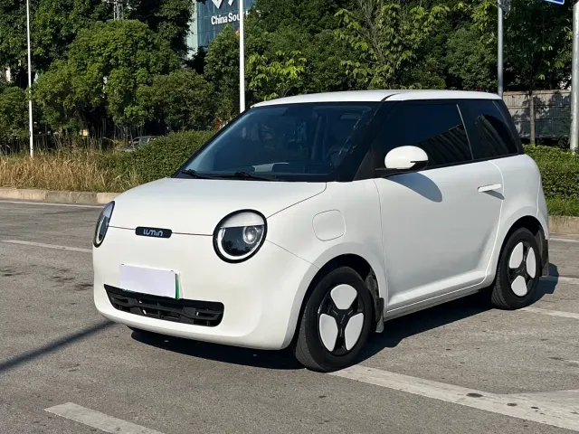 Фотография автомобиля — Changan Lumin