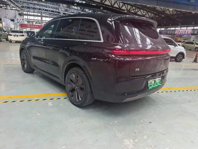 Li Auto L8 — Фото автомобиля 6