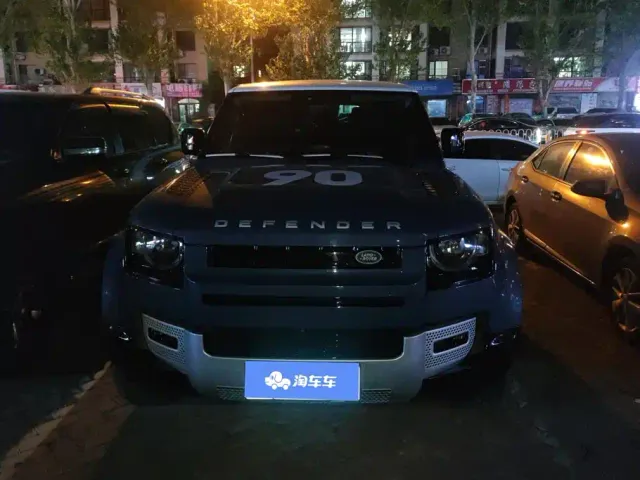 Land Rover Defender — Фото автомобиля 2
