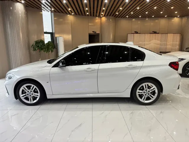 BMW 1 Series — Фото автомобиля 2