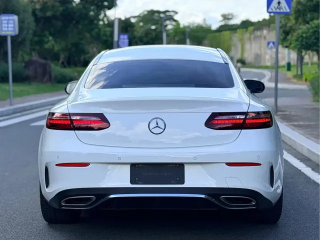 Mercedes-Benz E-Class — Фото автомобиля 18