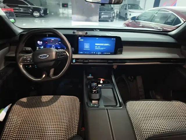 Ford Edge — Фото автомобиля 9
