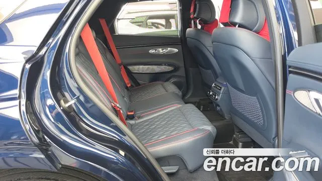 Genesis GV70 — Фото автомобиля 12