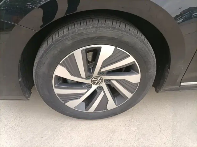 Volkswagen Passat — Фото автомобиля 22