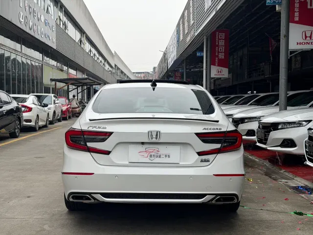 Honda Accord — Фото автомобиля 8