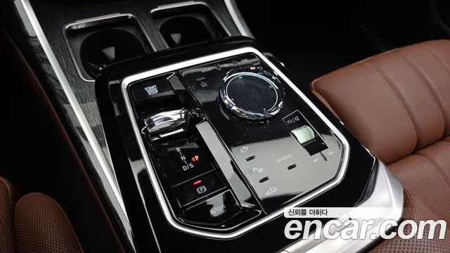 BMW 7 Series — Фото автомобиля 12