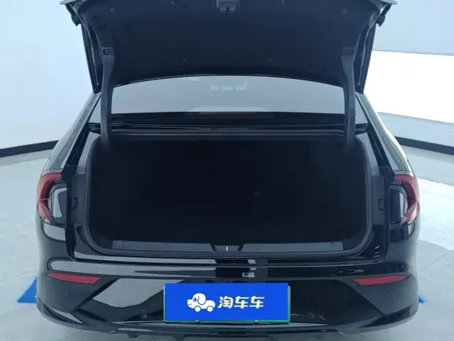 Wuling Starlight — Фото автомобиля 4