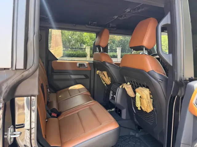 Ford Bronco — Фото автомобиля 15