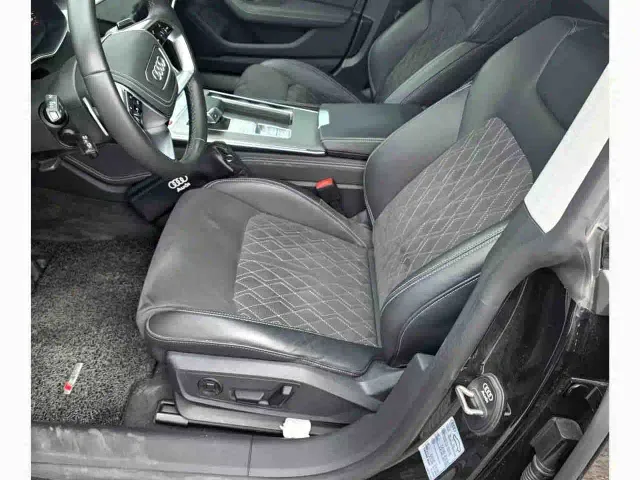 Audi A7L — Фото автомобиля 5