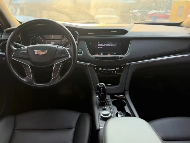 Cadillac XT5 — Фото автомобиля 7