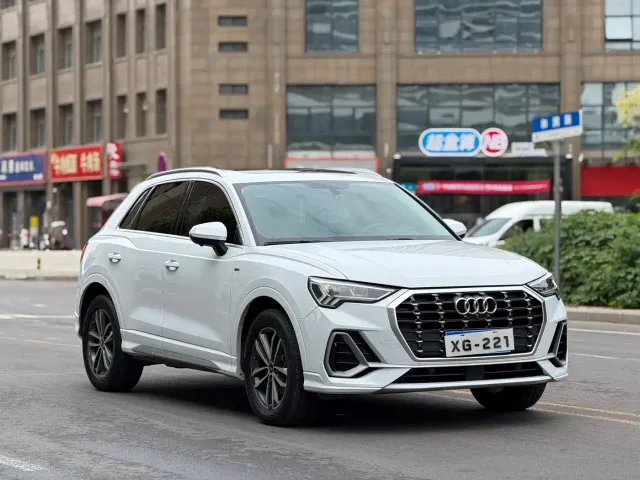 Audi Q3 — Фото автомобиля 3