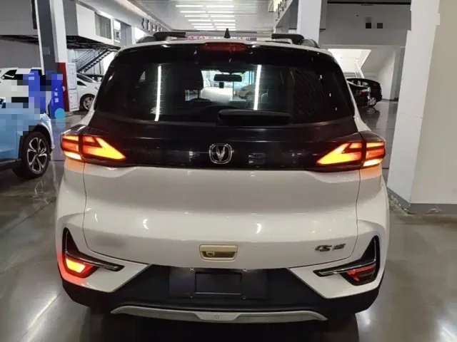 Changan CS15 — Фото автомобиля 5