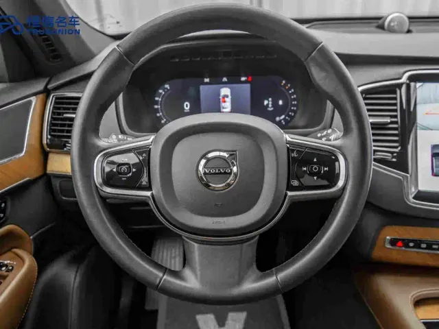 Volvo XC90 — Фото автомобиля 17