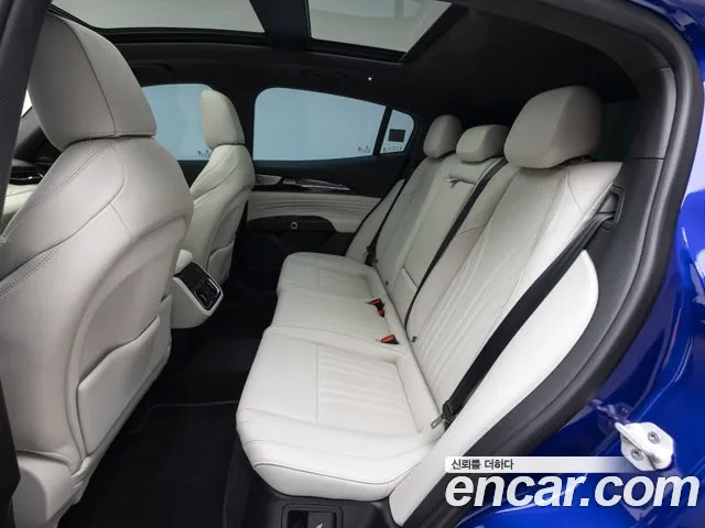 Maserati Grecale — Фото автомобиля 12