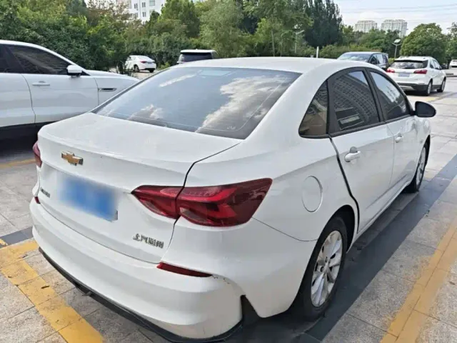 Chevrolet Monza — Фото автомобиля 6