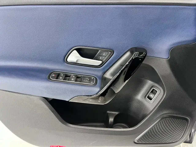 Mercedes-Benz A-Class — Фото автомобиля 10