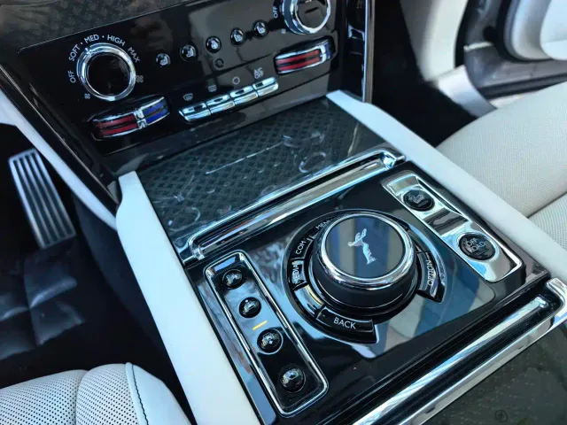 Rolls-Royce Cullinan — Фото автомобиля 15