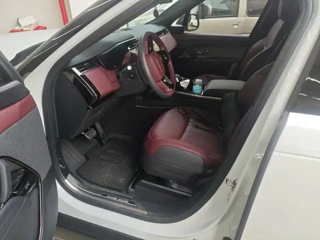 Land Rover Range Rover Sport — Фото автомобиля 7