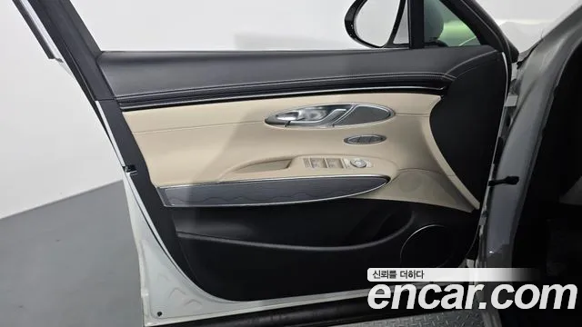 Genesis GV70 — Фото автомобиля 13