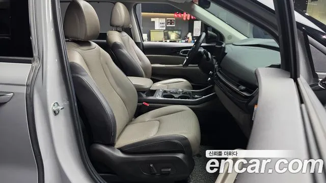 Kia Carnival — Фото автомобиля 17