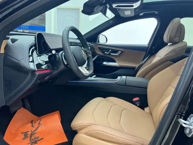 Mercedes-Benz E-Class — Фото автомобиля 11