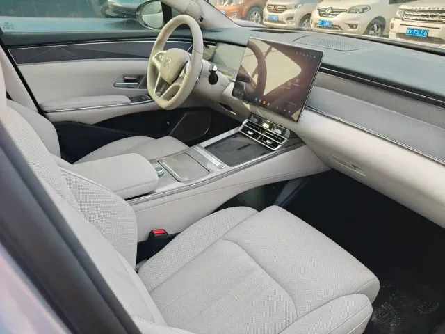 BYD Han L — Фото автомобиля 5