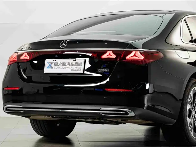 Mercedes-Benz E-Class — Фото автомобиля 7