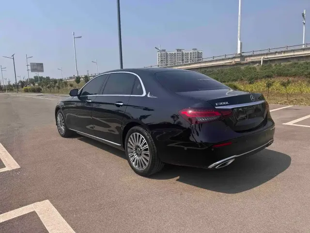 Mercedes-Benz Mercedes-Benz E-Class 2023 E 300 L Fashion — Фото автомобиля 6