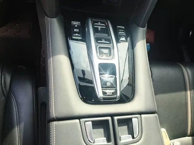 Honda UR-V — Фото автомобиля 13