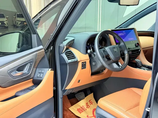Toyota Vellfire — Фото автомобиля 4