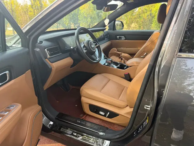 Li Auto ONE — Фото автомобиля 5
