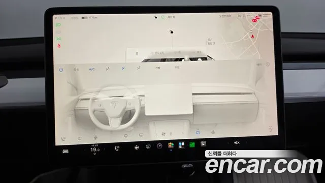 Tesla Model Y — Фото автомобиля 12