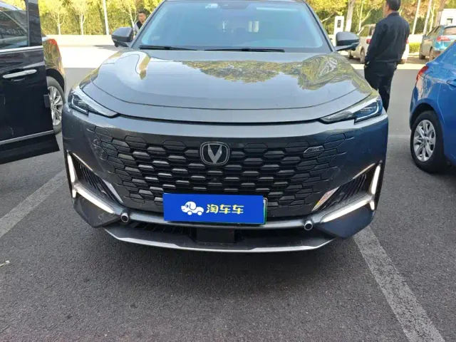 Changan UNI-K iDD — Фото автомобиля 2