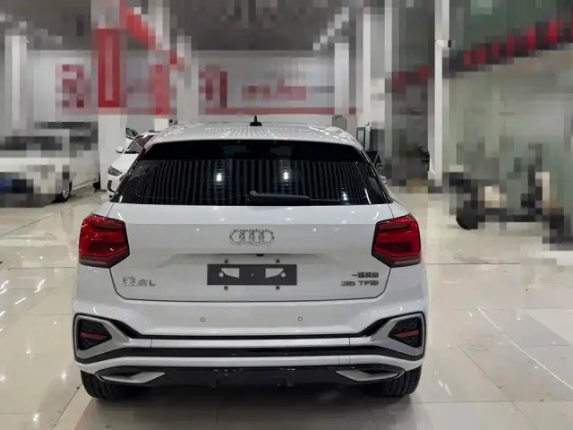 Audi Q2L — Фото автомобиля 5