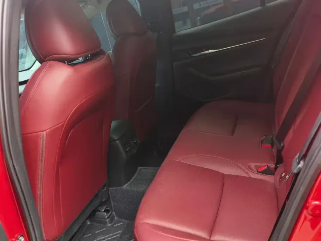 Mazda Axela — Фото автомобиля 4