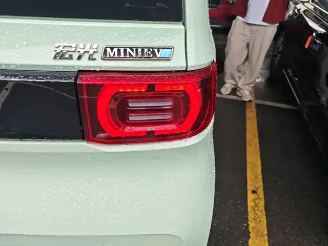 Wuling Hongguang Mini EV — Фото автомобиля 7