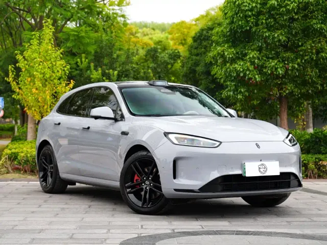 Aito M5 — Фото автомобиля 3