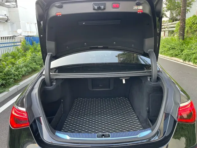 Mercedes-Benz S-Class — Фото автомобиля 20